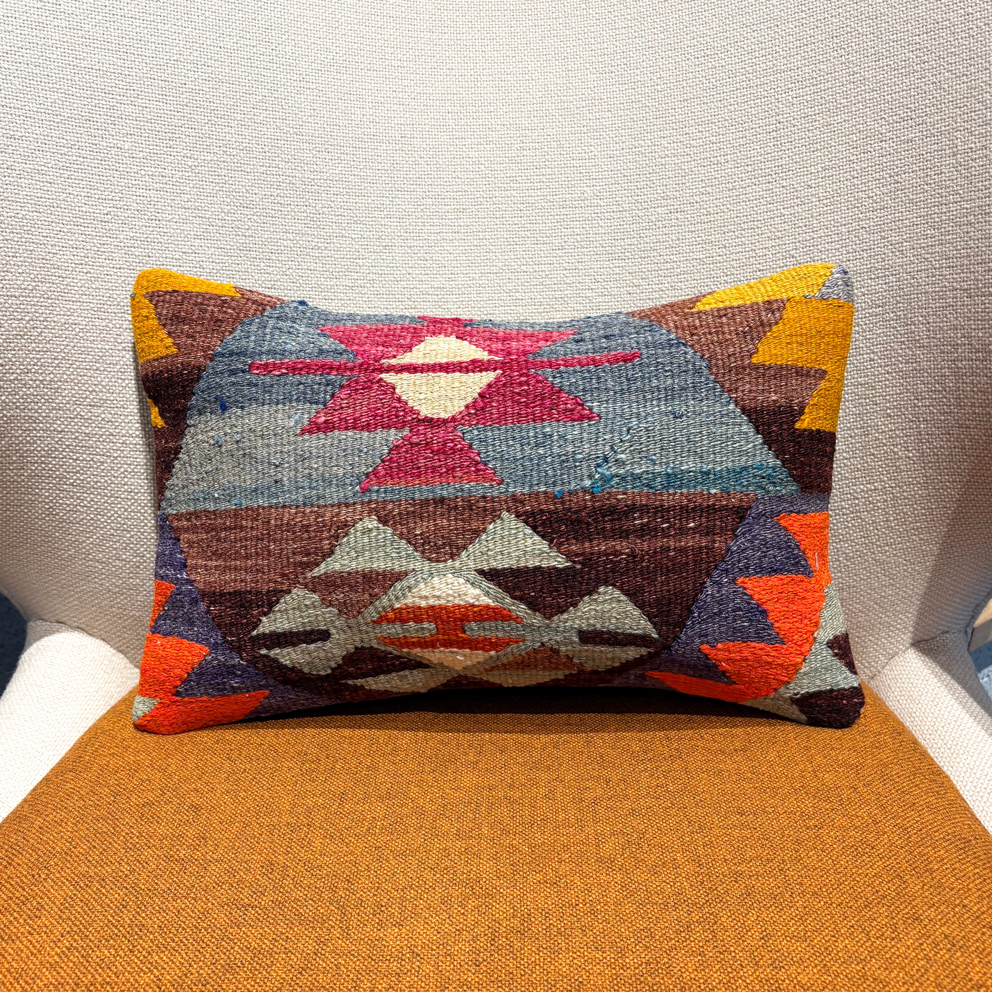 オールドキリム キリムクッションカバー 25×40㎝ (C-15554) – キリム屋