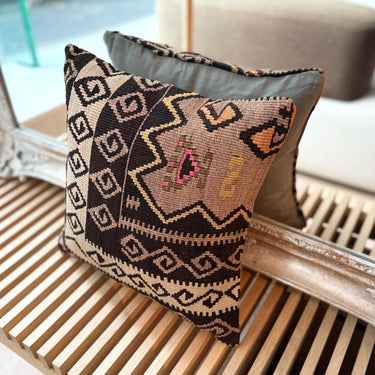オールドキリム キリムクッションカバー　40×40㎝　(C-15613)