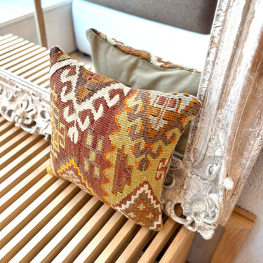 オールドキリム キリムクッションカバー　30×30㎝　(C-15655)