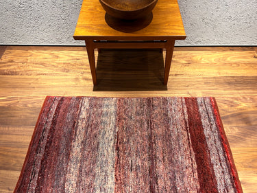 床に敷かれたモダン・トゥル（No.02181）の写真1