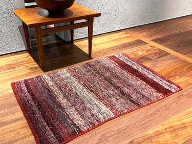 床に敷かれたモダン・トゥル（No.02181）の写真2