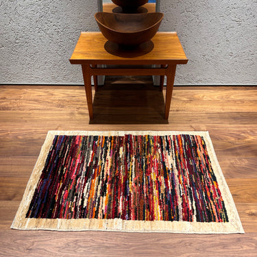 床に敷かれたモダン・トゥル（No.02187）の写真1