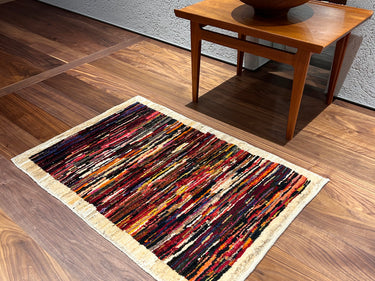 床に敷かれたモダン・トゥル（No.02187）の写真2