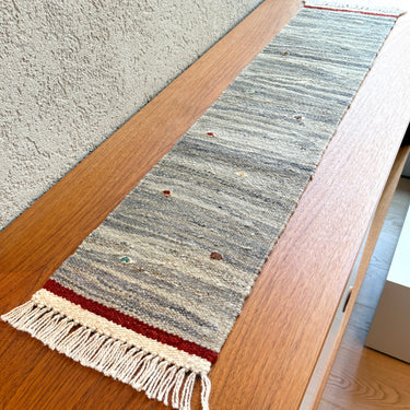 テーブルランナー＆テーブルセンター ROGOBA KILIM®　上質な現代キリム　トルコ・ロゴバキリム　105×24㎝　(No.23127)