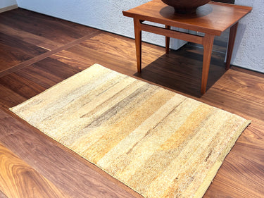 床に敷かれたモダン・トゥル（No.02712）の写真3