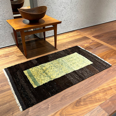 床に敷かれたモダン・トゥル（No.02761）の写真2