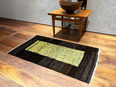 床に敷かれたモダン・トゥル（No.02761）の写真1