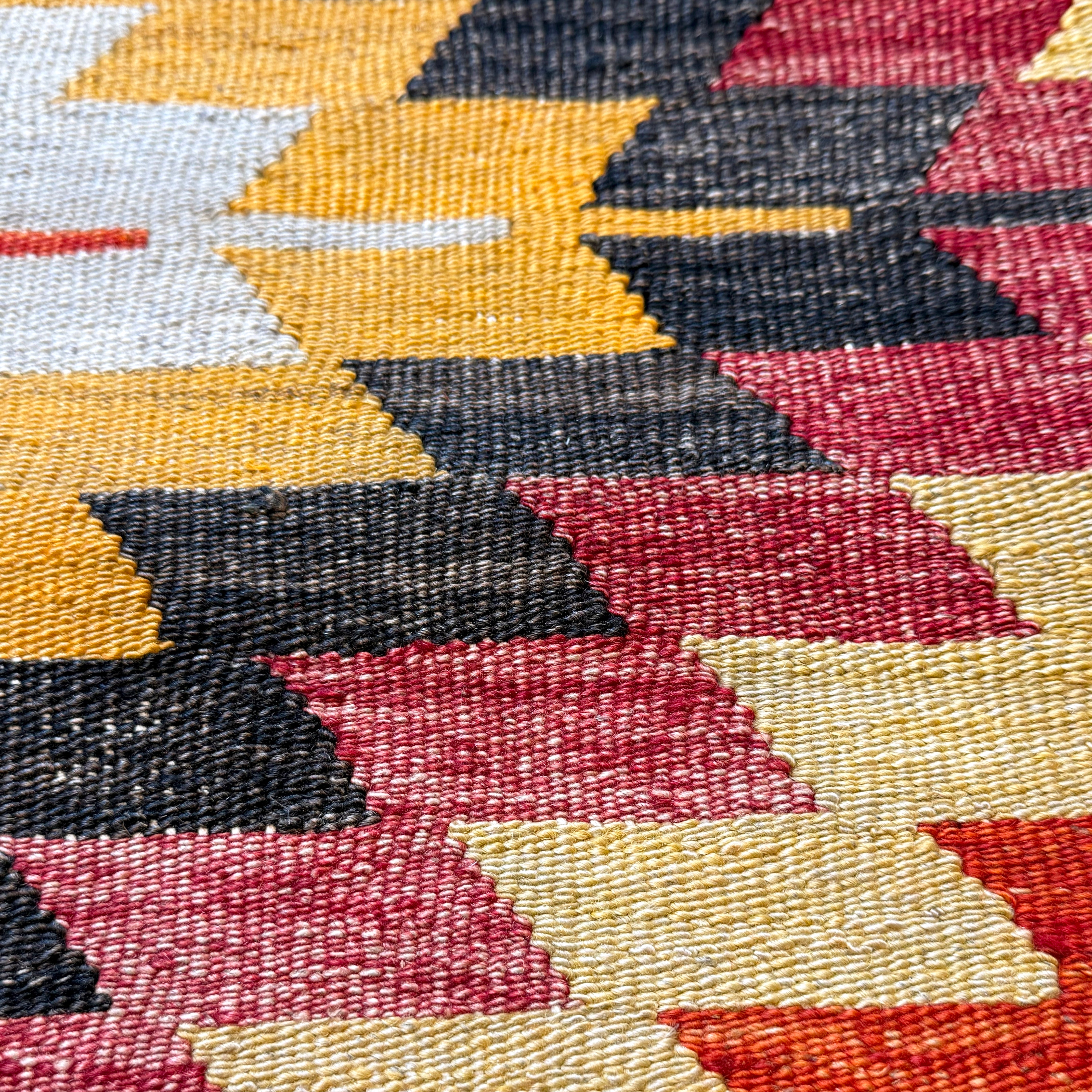 オールドキリム キリムクッションカバー 40×40㎝ (C-10541) – キリム屋