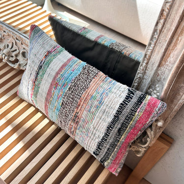 オールドキリム（裂き織り） キリムクッションカバー　25×40㎝　(C-13067)