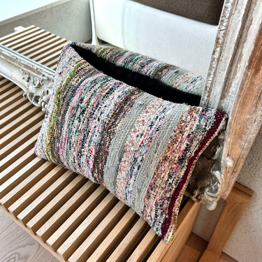 オールドキリム（裂き織り） キリムクッションカバー　30×45㎝　(C-14027)