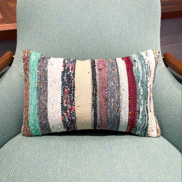 オールドキリム（裂き織り） キリムクッションカバー　25×40㎝　(C-15576)