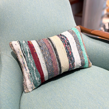 オールドキリム（裂き織り） キリムクッションカバー　25×40㎝　(C-15576)