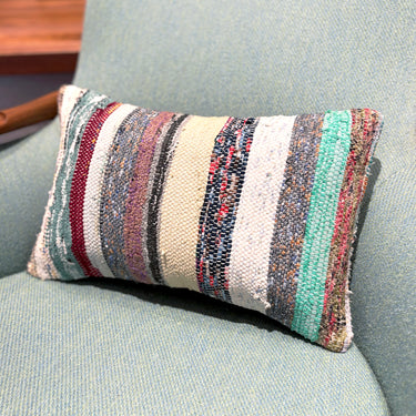 オールドキリム（裂き織り） キリムクッションカバー　25×40㎝　(C-15576)