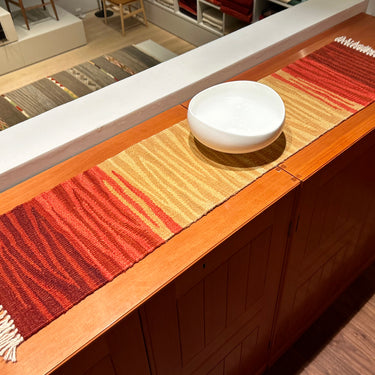 【キャンペーン対象 -5%】テーブルランナー＆テーブルセンター ROGOBA KILIM®　上質な現代キリム　トルコ・ロゴバキリム　106×24㎝　(No.22817)