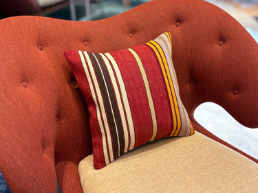 椅子の上に置かれたC-15432の写真2