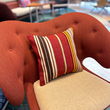 椅子の上に置かれたC-15432の写真2