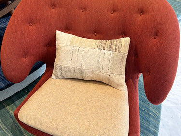 椅子に置かれたC-15465の写真2