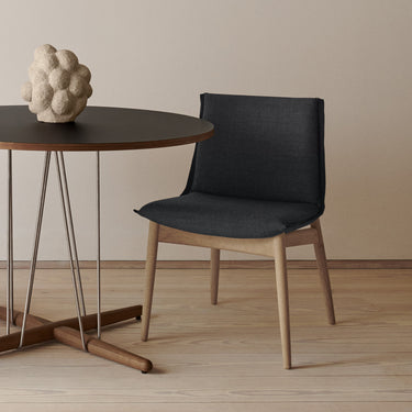 【キャンペーン対象】E004 EMBRACE CHAIR　CARL HANSEN & SØN （カール・ハンセン＆サン）