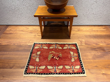 床に敷かれたトゥル（N-608）の写真2