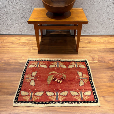 床に敷かれたトゥル（N-608）の写真2