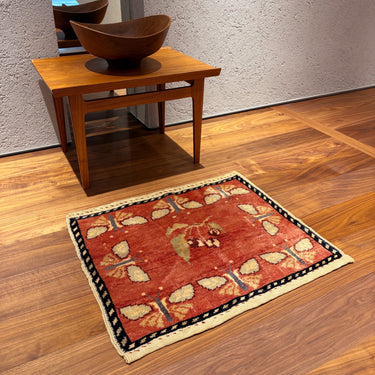 床に敷かれたトゥル（N-608）の写真1