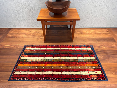 床に敷かれたモダン・トゥル（N-195）の写真1