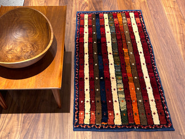 床に敷かれたモダン・トゥル（N-195）の写真2