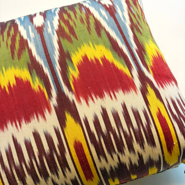 イカット シルククッション(MC-0215)の拡大写真1