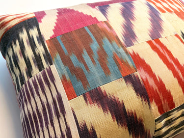 イカットパッチワークシルククッション(mc-0701)の拡大写真2