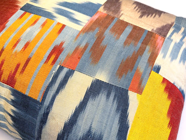 イカットパッチワーク シルククッション(MC-0705)の拡大写真1