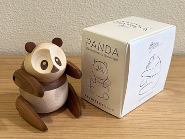 箱とPANDA -SMALL（パンダ）の写真